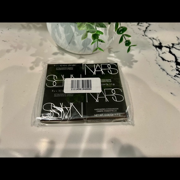 Brand New NARS Eyeshadows Set of 4 Full Size - Picture 2 of 6